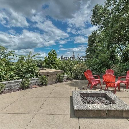 Walk To Broadway Riverfront Condo With Pool Nashville Esterno foto
