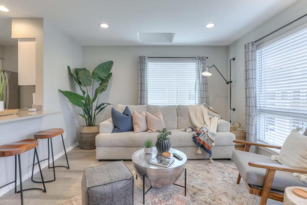 Walk To Broadway Riverfront Condo With Pool Nashville Esterno foto