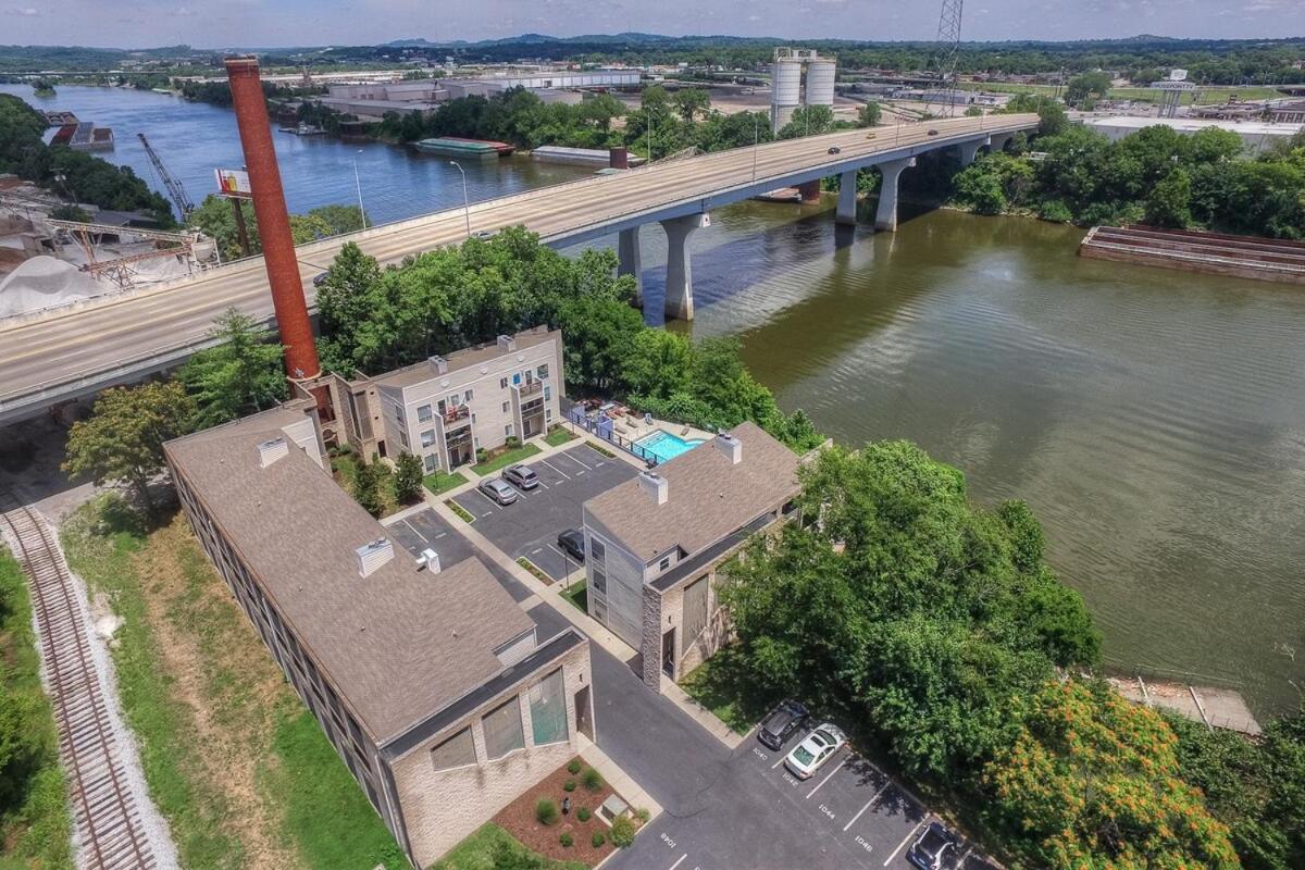 Walk To Broadway Riverfront Condo With Pool Nashville Esterno foto