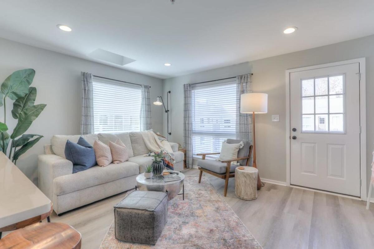 Walk To Broadway Riverfront Condo With Pool Nashville Esterno foto