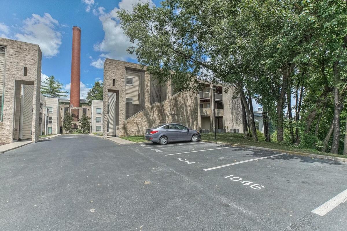 Walk To Broadway Riverfront Condo With Pool Nashville Esterno foto